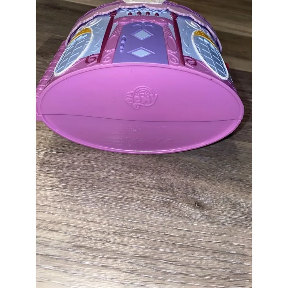 My Little Pony - Portable Castle House Case Flip Card Rooms - 2014  With 2 Ponys